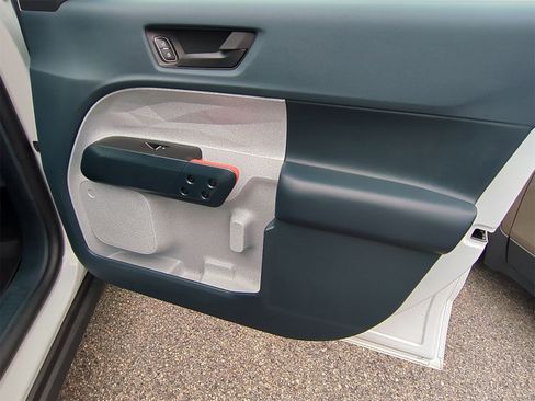 Used 2023 Ford Maverick XLT image 45