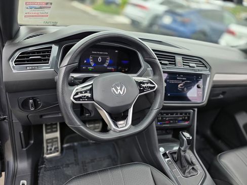 Used 2023 Volkswagen Tiguan SE R-Line FWD image 21