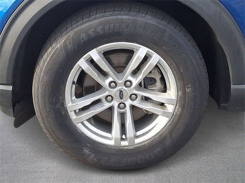 Used 2021 Ford Explorer XLT w/ Equipment Group 202A image 6