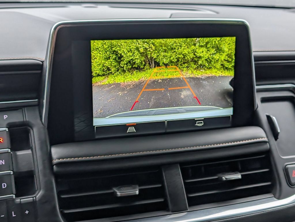 Used 2024 GMC Yukon AT4 AWD/4WD image 17