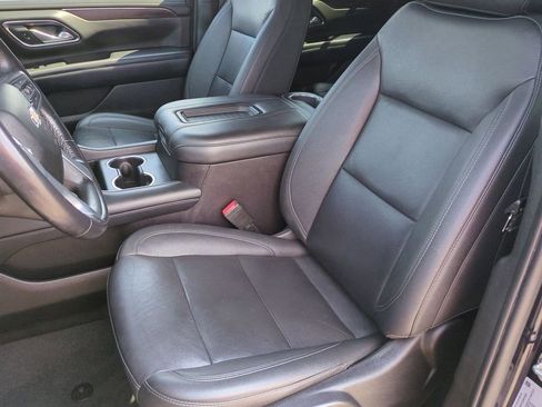 Used 2022 Chevrolet Suburban LT image 17