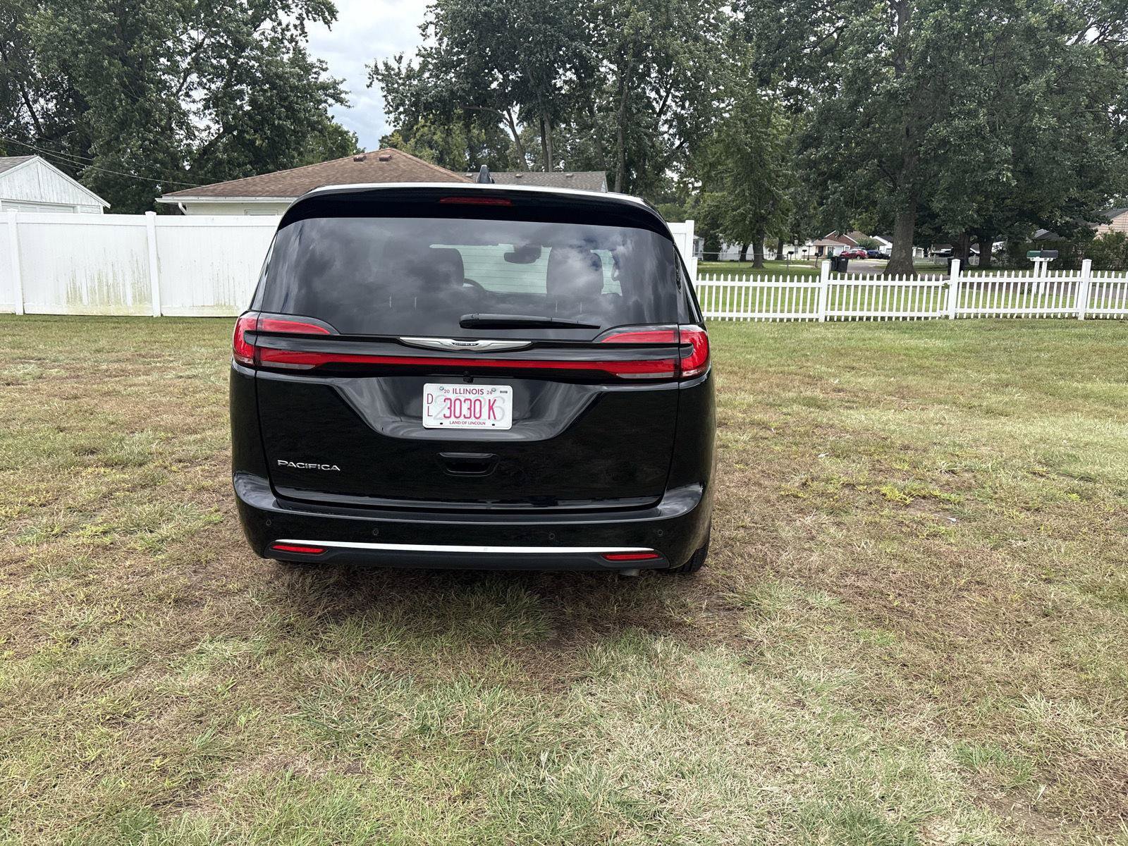 Used 2026 Chrysler Pacifica Select FWD image 6