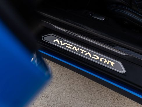 Used 2018 Lamborghini Aventador S image 26