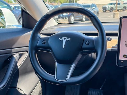 Used 2018 Tesla Model 3 Long Range RWD image 14