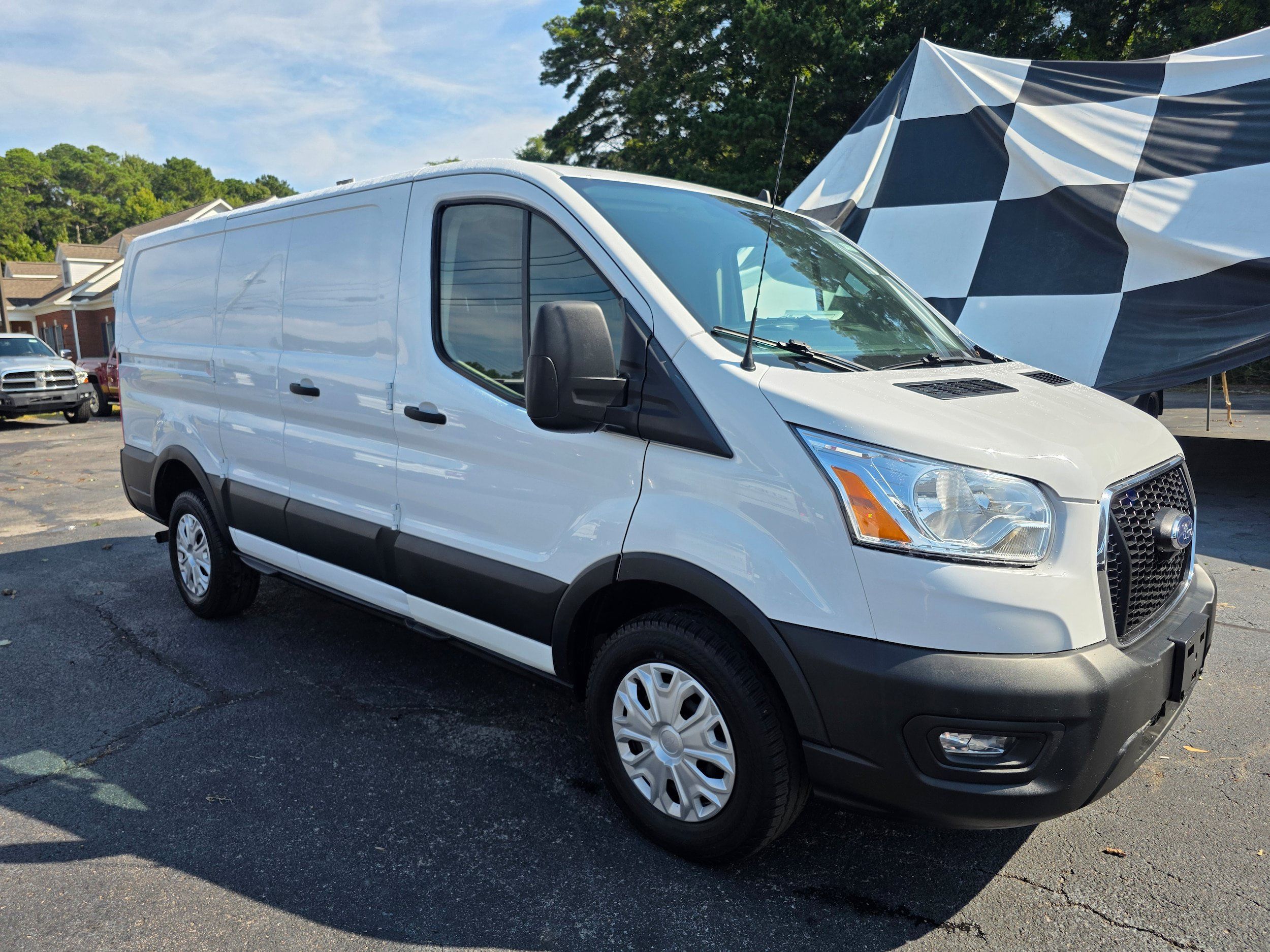 Used 2021 Ford Transit 250 Low Roof RWD image 3
