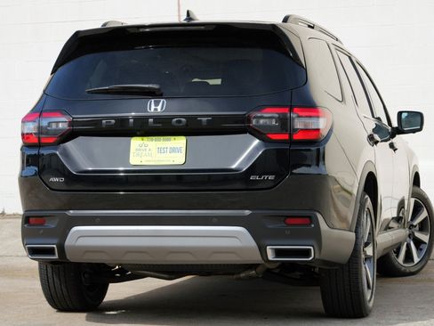 Used 2023 Honda Pilot Elite image 5