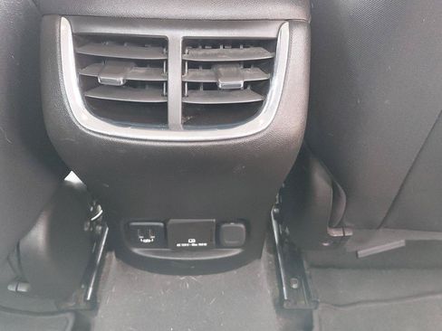 Used 2018 Chevrolet Malibu LT FWD image 16