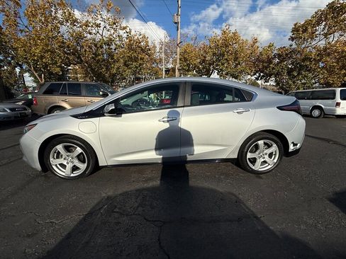 Used 2016 Chevrolet Volt LT w/ Comfort Package image 8
