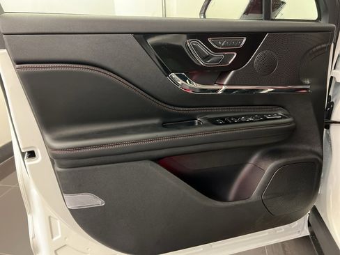 New 2026 Lincoln Corsair Reserve w/ Jet Appearance Package image 29