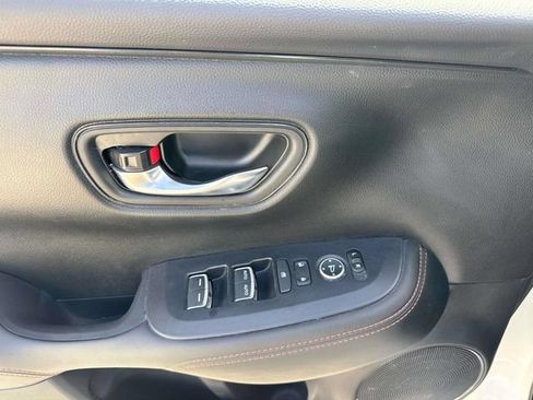 Certified 2025 Honda HR-V Sport image 19