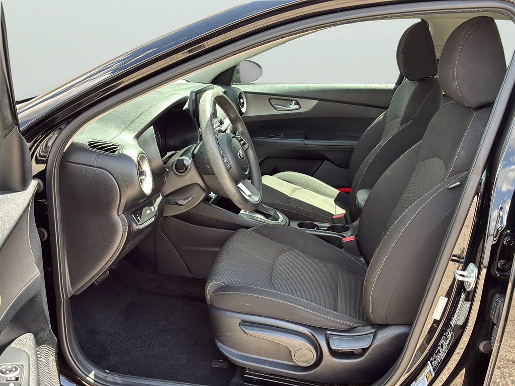 Used 2019 Kia Forte LXS FWD image 11