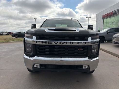 Used 2022 Chevrolet Silverado 2500 LT w/ Convenience Package image 2