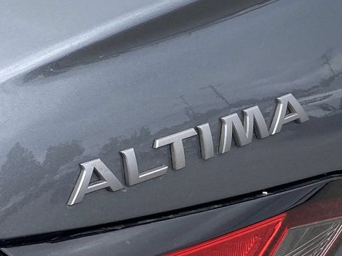 Used 2025 Nissan Altima 2.5 S FWD image 6