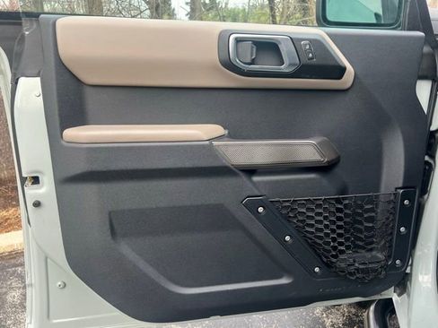 Used 2022 Ford Bronco Wildtrak image 9