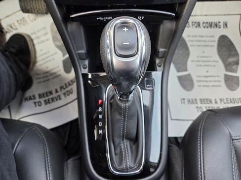 Used 2019 Buick Encore Essence AWD/4WD image 32