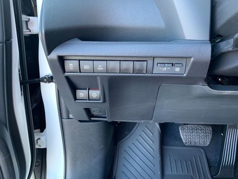 New 2026 Toyota Sienna XLE Woodland Edition AWD/4WD image 33