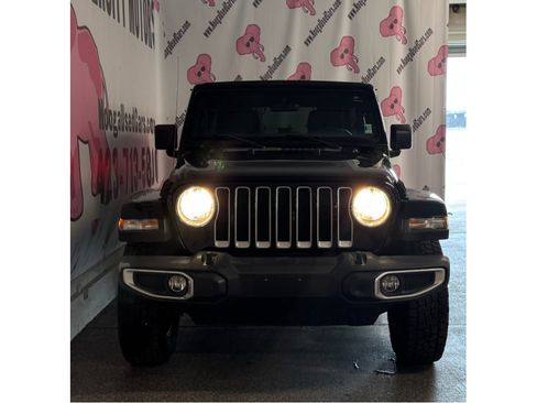 Used 2022 Jeep Wrangler Unlimited Sahara AWD/4WD image 5