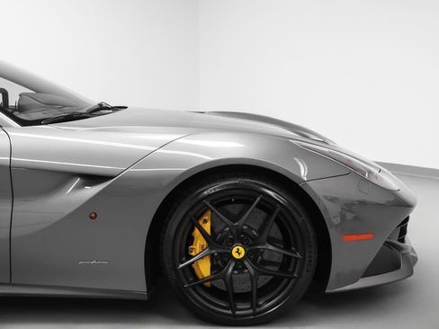 Used 2014 Ferrari F12 Berlinetta RWD image 11
