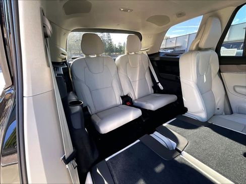 New 2026 Volvo XC90 T8 Ultra w/ Lounge Package image 28