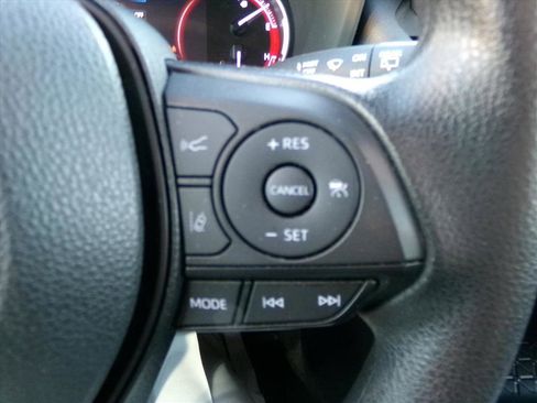 Used 2025 Toyota RAV4 LE image 23