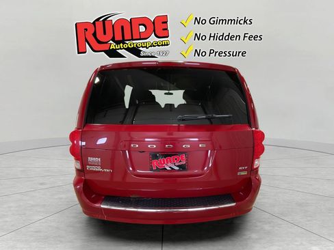 Used 2016 Dodge Grand Caravan SXT image 5