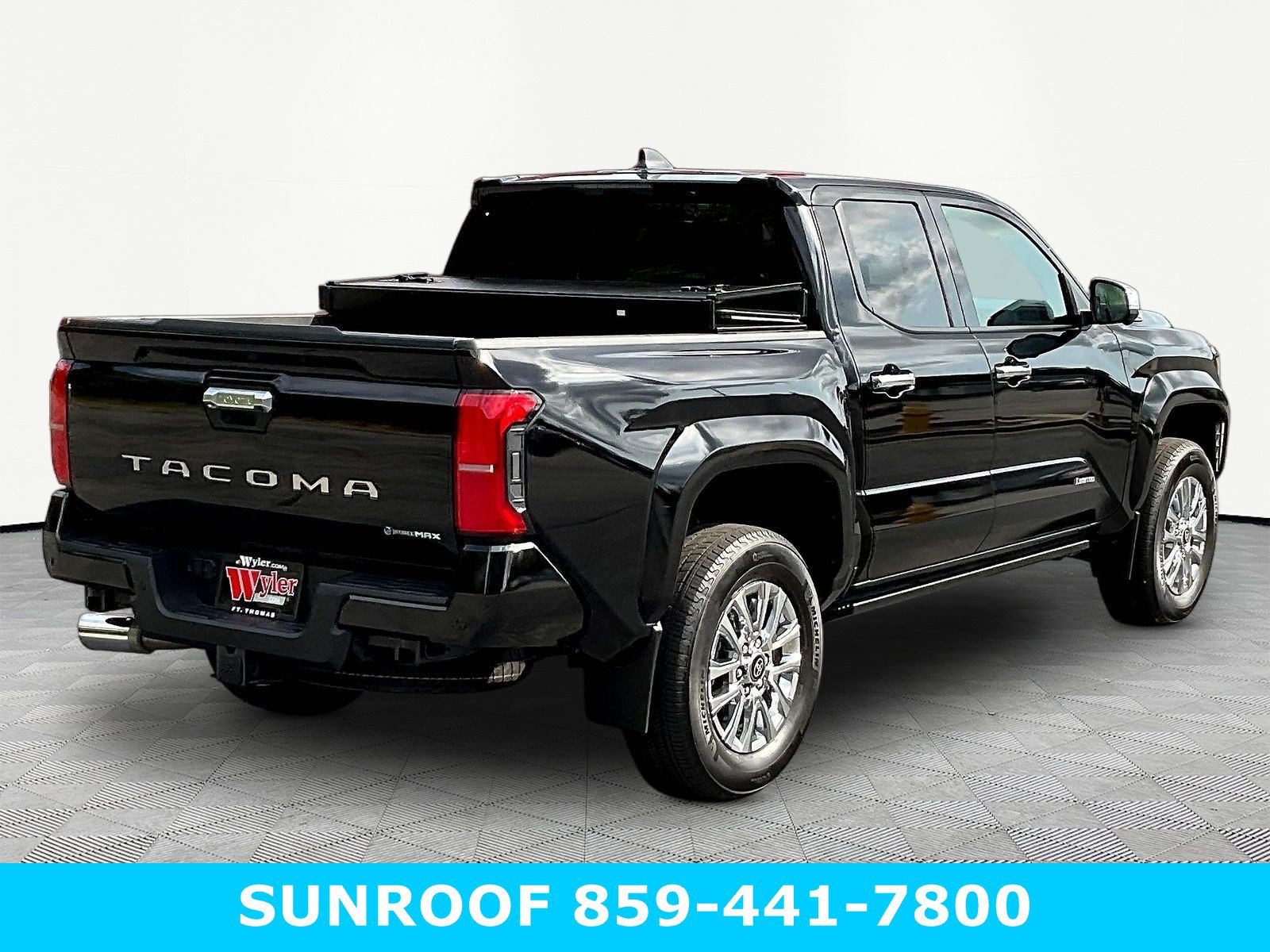 Used 2025 Toyota Tacoma Limited AWD/4WD image 6