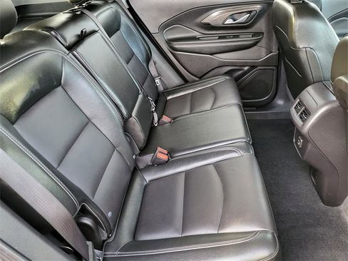 Used 2024 GMC Terrain SLT image 27