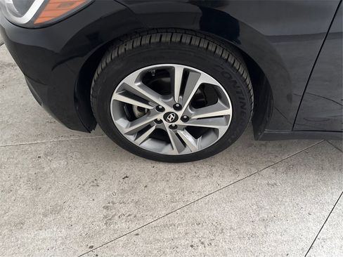 Used 2018 Hyundai Elantra Limited image 13