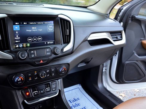 Used 2019 GMC Terrain SLT w/ Preferred Package image 19