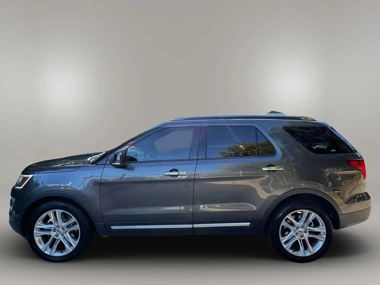 Used 2016 Ford Explorer Limited FWD image 5