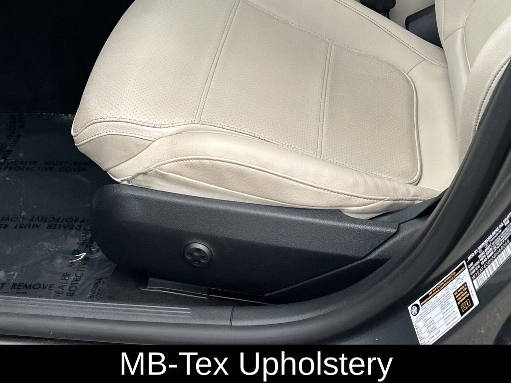 Used 2022 Mercedes-Benz C 300 Sedan image 16