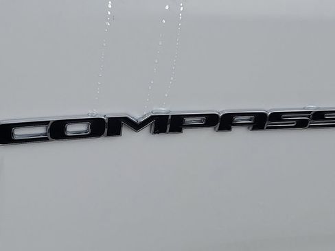 New 2026 Jeep Compass Latitude image 8
