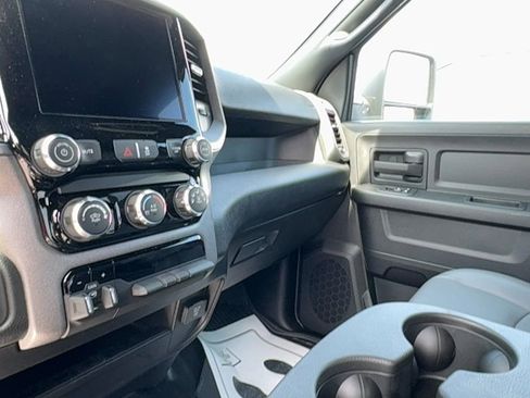 New 2025 RAM 2500 Tradesman w/ Chrome Appearance Group image 17