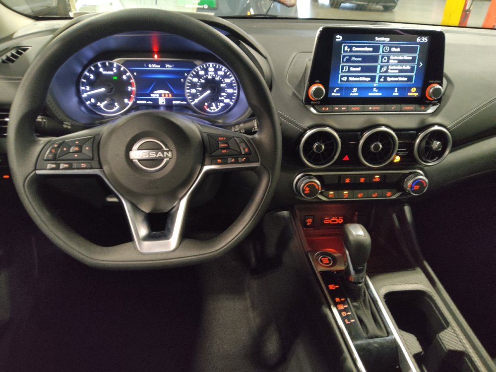 Used 2024 Nissan Sentra SV FWD image 22