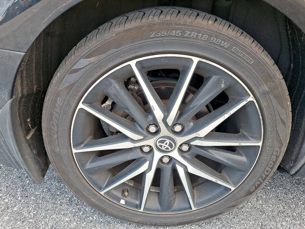 Used 2024 Toyota Camry SE AWD/4WD image 9