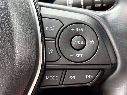 Used 2023 Toyota Venza AWD/4WD image 22