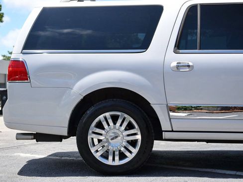 Used 2014 Lincoln Navigator L 2WD image 34