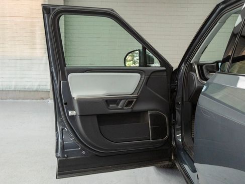 Used 2022 Rivian R1T Adventure image 27