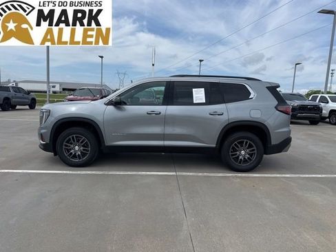 Used 2025 GMC Acadia Elevation image 3