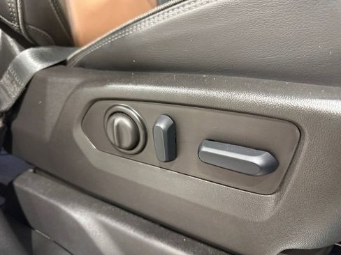 Used 2023 Chevrolet Silverado 2500 High Country w/ Z71 Off-Road Package image 13