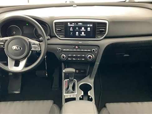 Used 2021 Kia Sportage LX image 3