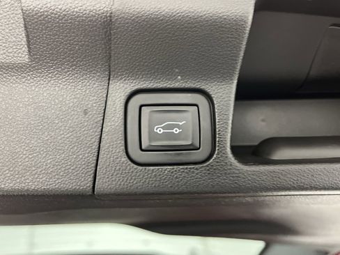 Certified 2023 GMC Acadia SLE w/ Driver Convenience Package image 32