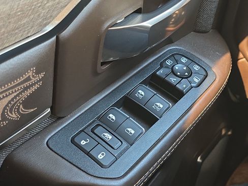 Used 2025 RAM 3500 Longhorn image 13