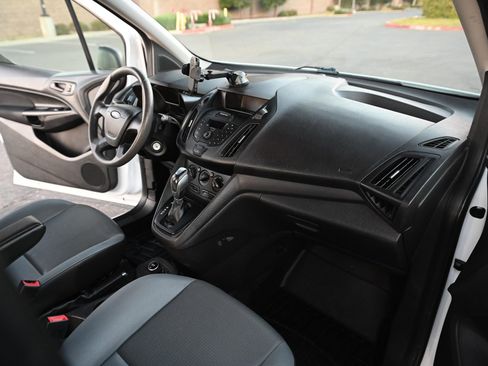 Used 2018 Ford Transit Connect XL image 16