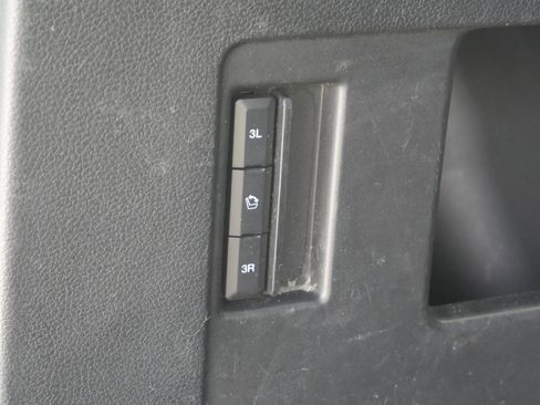 Used 2019 Ford Expedition XLT w/ Equipment Group 201A AWD/4WD image 22