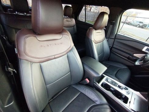 Used 2021 Ford Explorer Platinum w/ Equipment Group 601A image 55