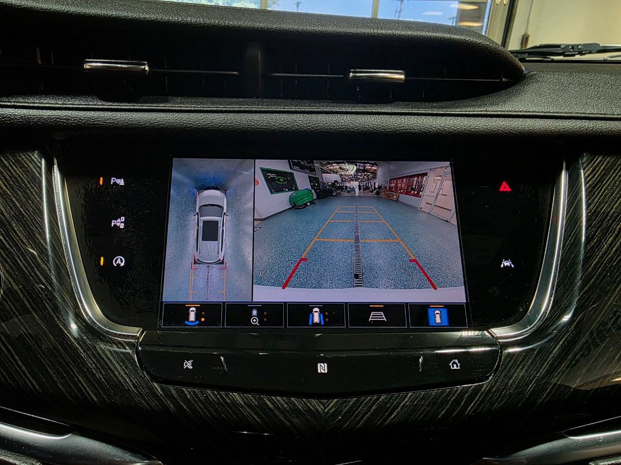 Used 2021 Cadillac XT6 Premium Luxury AWD/4WD image 38