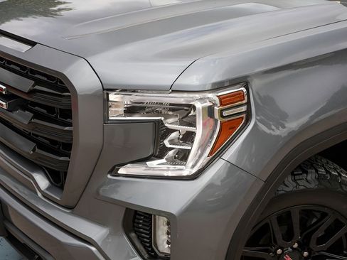 Used 2022 GMC Sierra 1500 Elevation w/ LPO, Elevation Black Package AWD/4WD image 3