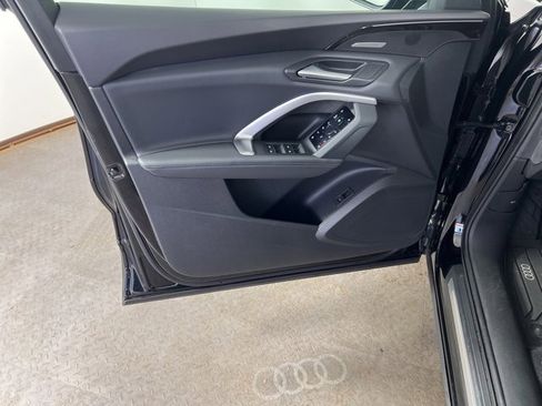 Used 2025 Audi Q5 Premium Plus w/ Premium Plus image 19