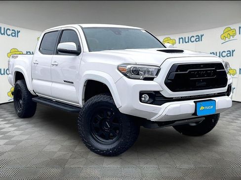 Used 2022 Toyota Tacoma TRD Sport w/ Technology Package AWD/4WD image 1